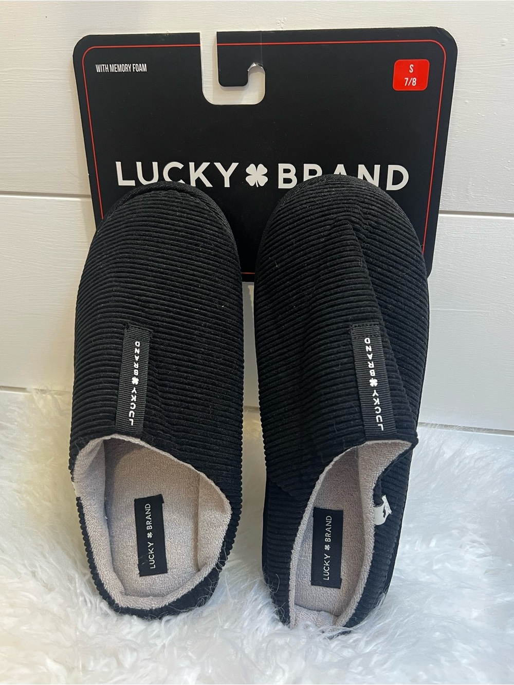NWT Lucky Brand Men’s Black Corduroy Slippers size 7-8 Men’s or Women’s 8.5-9.5